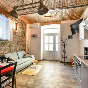 https://apartment-rosenberger-opatija-center-with-parking.primorje-gorskikotar.com